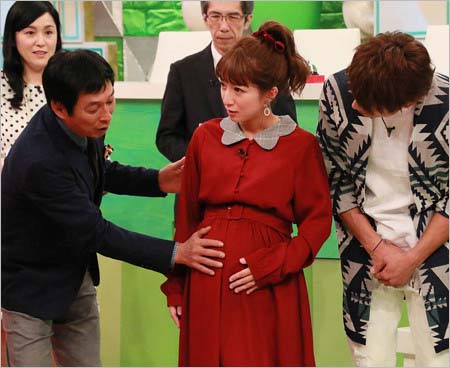 明石家さんまが第4子妊娠中の辻希美の安産祈願