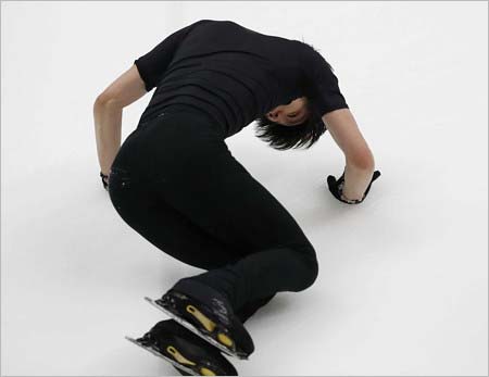 フリー公式練習で転倒した羽生結弦