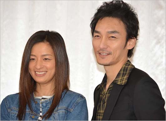 尾野真千子＆草彅剛