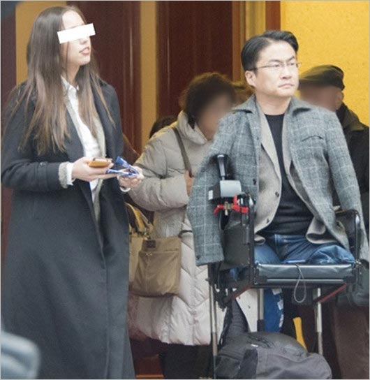 乙武洋匡とザギトワ似の彼女・歌舞伎座デート写真