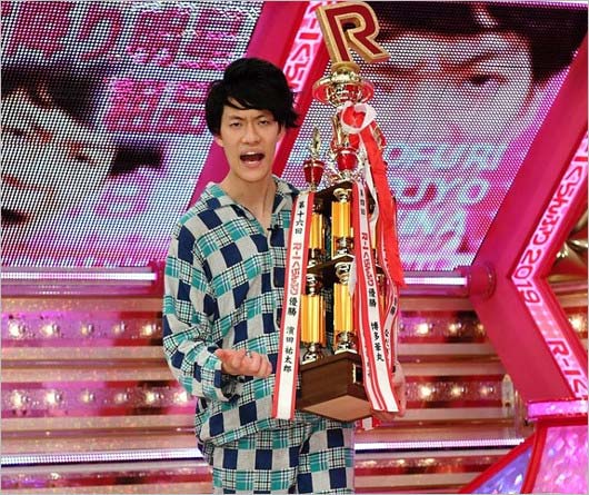 R-1ぐらんぷり2019優勝の霜降り明星・粗品