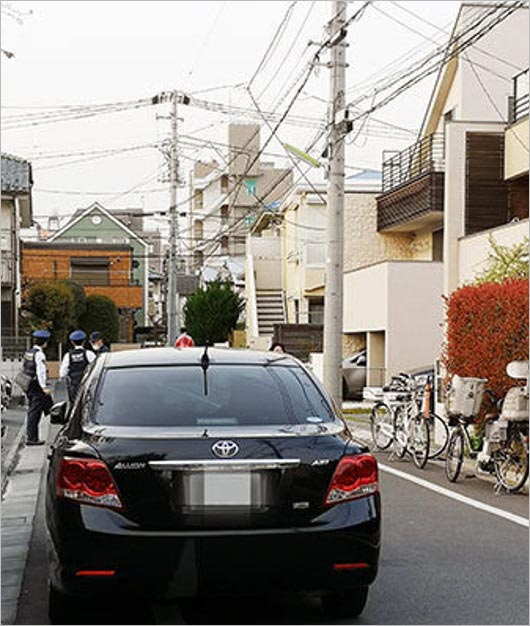 ピエール瀧の自宅前に警察官