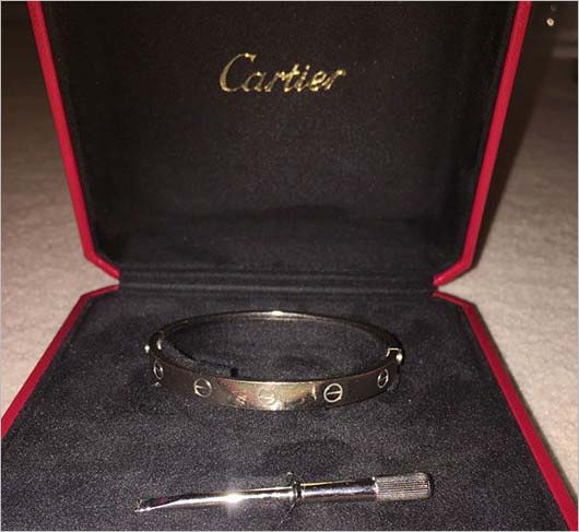 長谷川滋利が不倫相手にプレゼントしたカルティエ・ラブブレス