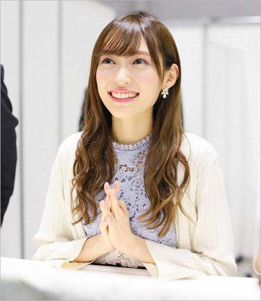 最後の握手会に参加の山口真帆