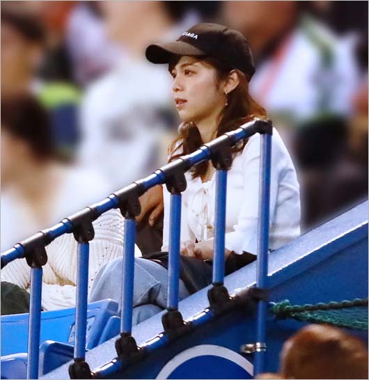 久慈暁子アナが原樹理投手の試合観戦
