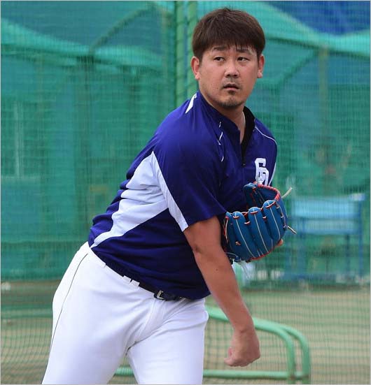 右肩負傷後に投球練習を再開した松坂大輔投手