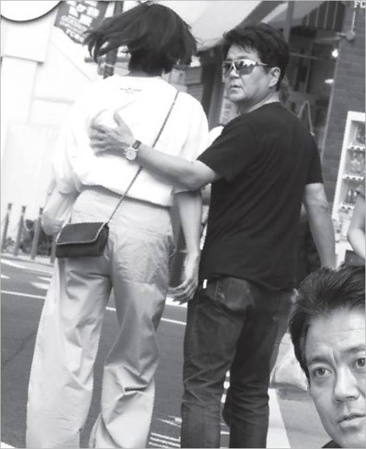 堀尾正明アナと不倫相手・福嶋綾香の密着ツーショット画像