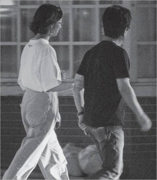 堀尾正明アナと不倫相手・福嶋綾香の腕組みツーショット画像