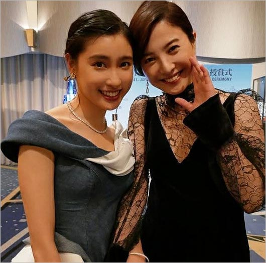 土屋太鳳が投稿の吉高由里子との2ショット画像