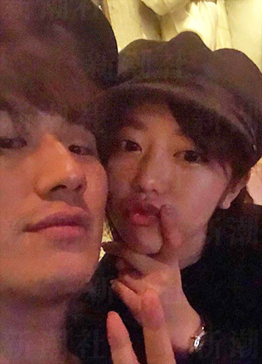 カズマックス&峯岸みなみツーショット画像