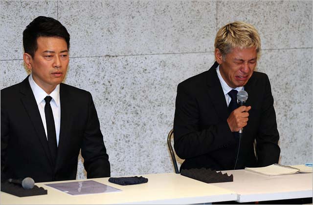 宮迫博之とロンブー亮の謝罪会見画像2枚目