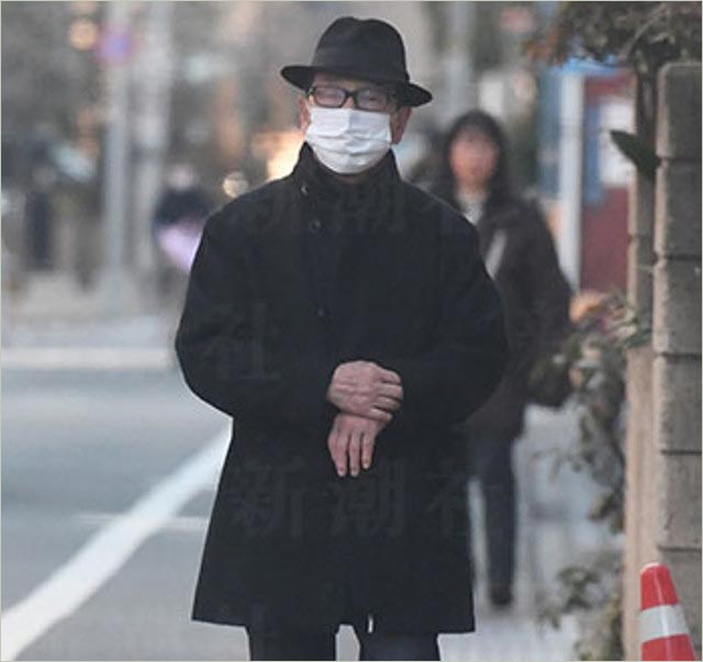 中園ミホと不倫疑惑のタモリ変装姿