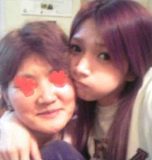 後藤真希がブログ投稿の母親・時子とのツーショット