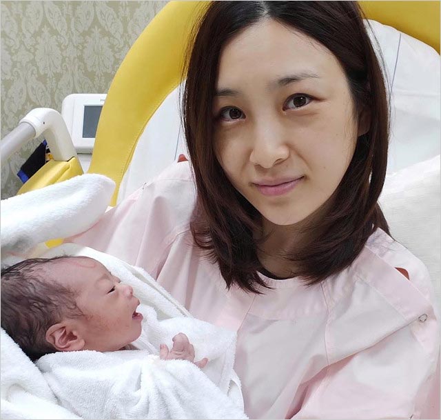 はあちゅう&セクシー男優しみけんに第1子誕生。事実婚1年で子供