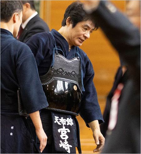 「情報系企業剣道大会」出場の元チャゲアスASKA