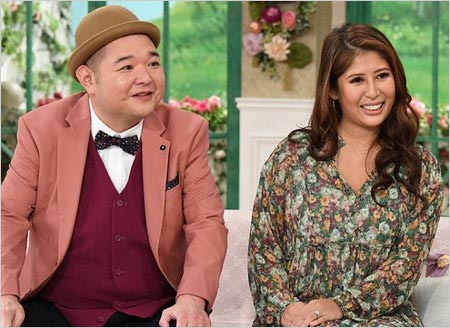 内山信二と婚約者・琴さん『徹子の部屋』出演時の画像