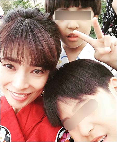 塚本まり子と子供の画像