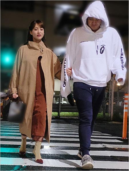 菅野智之投手がモデル野崎萌香と熱愛交際し腕組みデート。高良