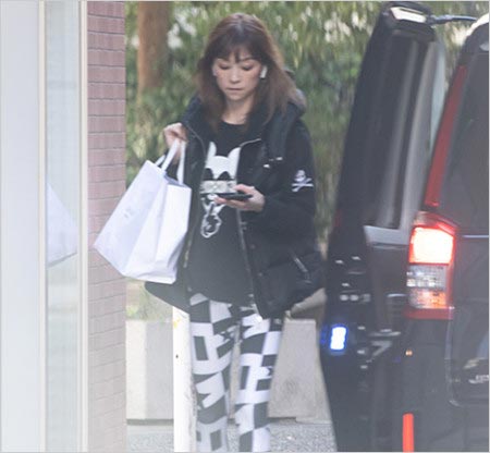 ストレッチ専門店で働く吉澤ひとみ