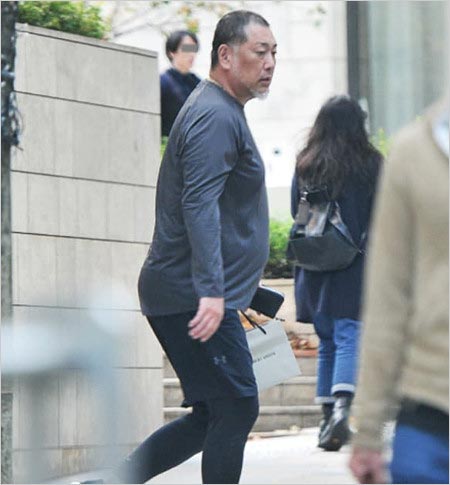 アルマーニで買い物後の清原和博