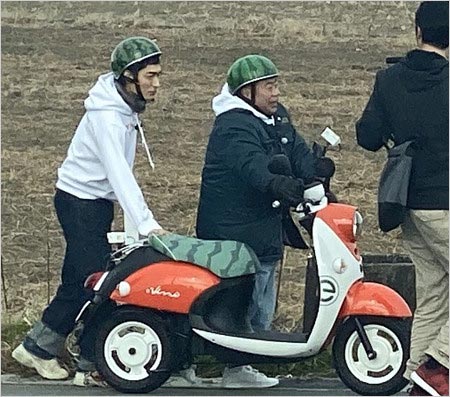 草彅剛と出川哲朗『出川哲朗の充電させてもらえませんか？』撮影現場の画像