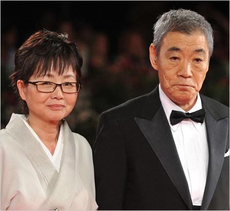 柄本時生の両親・角替和枝と柄本明
