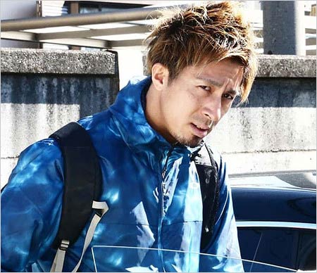 フラッシュ直撃取材を受けた藤光謙司選手