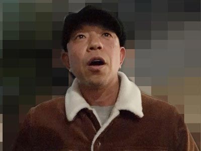 週刊文春の取材を受けるバイきんぐ小峠英二