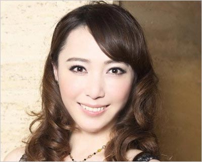喜多村緑郎の妻・貴城けい(宝塚元トップスター)