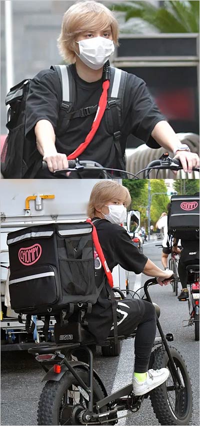 ひとり親家庭支援プロジェクト参加の手越祐也が弁当配達する姿