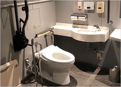 アンジャッシュ渡部建が不倫相手と密会した六本木ヒルズ地下駐車場の多目的トイレ