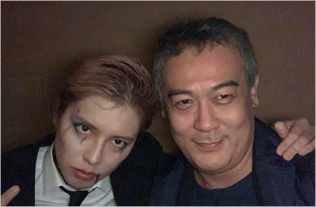 手越祐也と佐藤文彦被告の2ショット写真