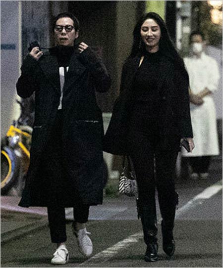 今田耕司とハーフモデル・河内セリアのデート2ショット写真