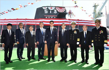 海上自衛隊の公式サイト掲載の北川景子の父親・北川元洋が写る写真