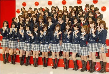 AKB48がNHK紅白歌合戦初出場時の写真