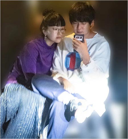 松田ゆう姫と村本大輔の密着写真