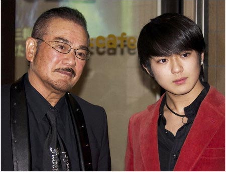 千葉真一と長男・新田真剣佑