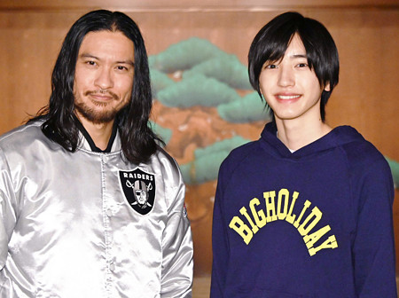 『俺の家の話』共演の長瀬智也＆なにわ男子・道枝駿佑