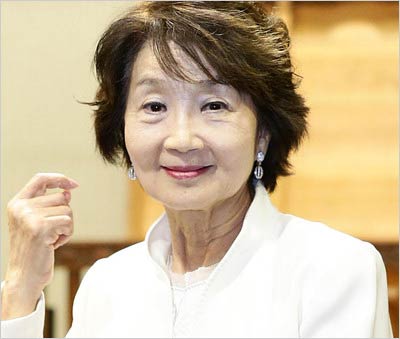 綿引勝彦の妻・樫山文枝