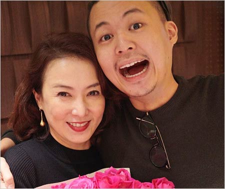 花田優一と母親・河野景子