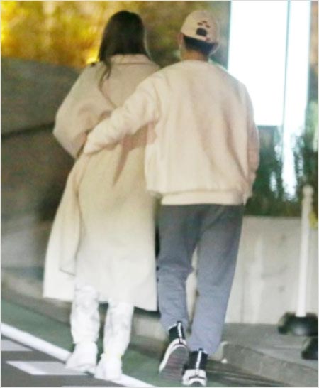 FRIDAY撮影マギーとレーシングドライバー金丸ユウの熱愛スキャンダル画像