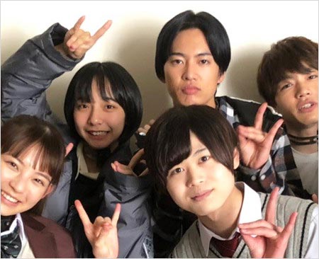 山之内すず＆三山凌輝『人狼ゲーム』共演時の画像