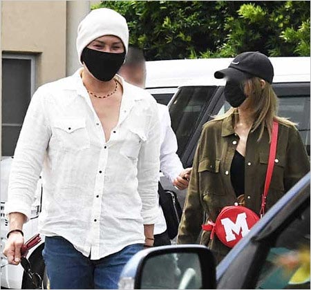 FLASHの新庄剛志と交際相手の金髪美女との2ショット画像