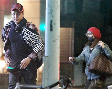 フライデーの新庄剛志と元カノ?金髪美女のデート画像