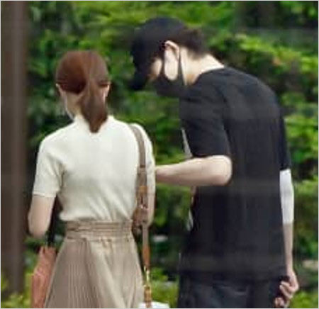 フライデーの岡田将生と鈴木唯アナ2ショット画像