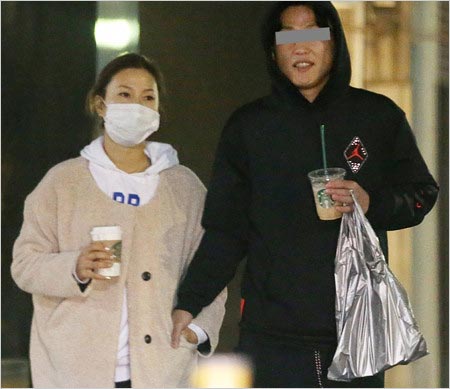 フライデーの上田桃子と彼氏の画像