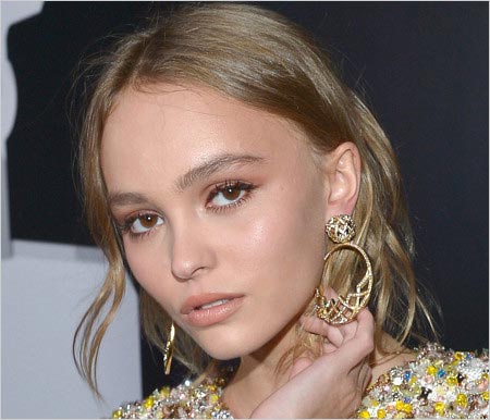 ジョニー・デップの娘リリー・ローズ・デップ