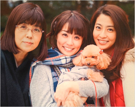 小林麻耶と母親&妹・小林麻央の家族画像