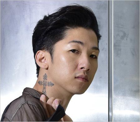 前田敦子の新恋人デザイナー森川正規（森川マサノリ）首のタトゥー画像