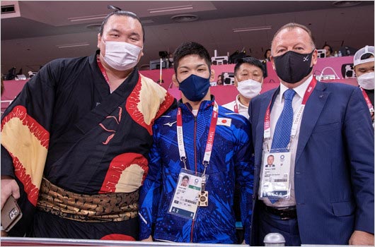東京五輪の白鵬&大野将平選手&マウリス・ビゼール会長の画像